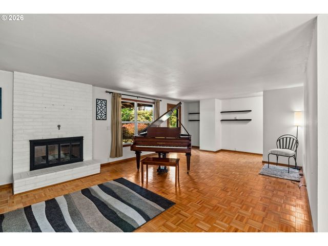 1940 TARPON St, Eugene, OR 97401
