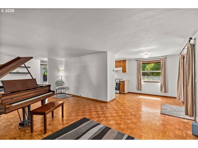1940 TARPON St, Eugene, OR 97401