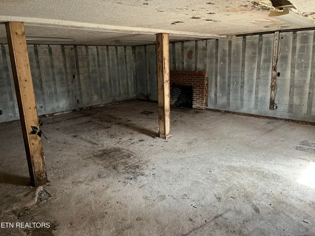2440 Brooks Ave, Knoxville, TN 37914