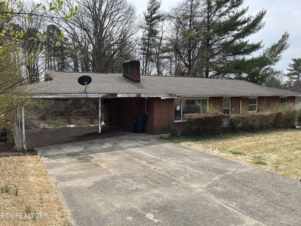 2440 Brooks Ave, Knoxville, TN 37914