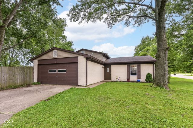 3983 Pineview Lane, Greenwood, IN 46142