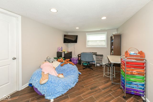3983 Pineview Lane, Greenwood, IN 46142
