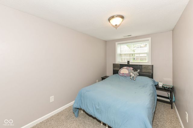 3983 Pineview Lane, Greenwood, IN 46142