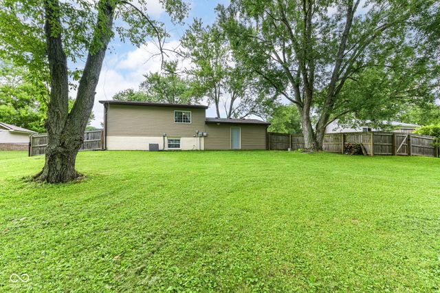 3983 Pineview Lane, Greenwood, IN 46142