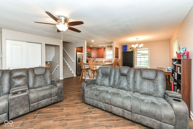 3983 Pineview Lane, Greenwood, IN 46142