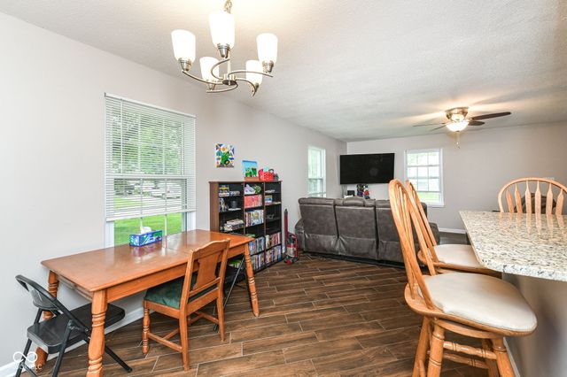 3983 Pineview Lane, Greenwood, IN 46142