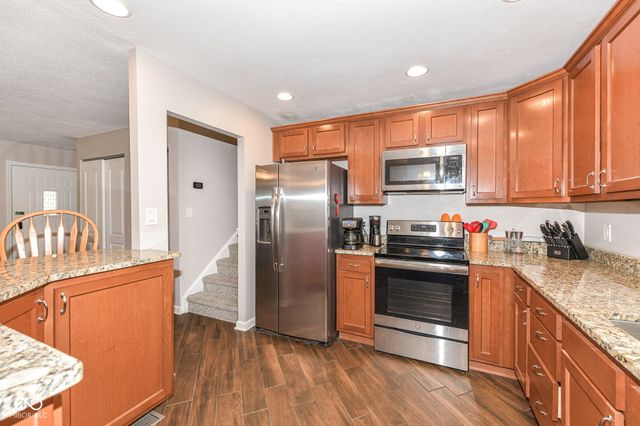 3983 Pineview Lane, Greenwood, IN 46142