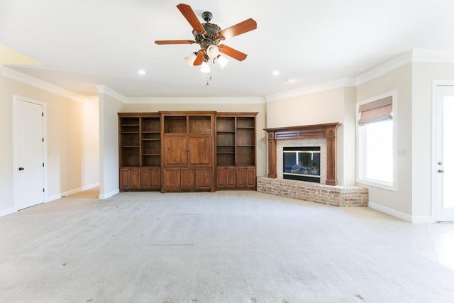 7707 La Salle Avenue, Lubbock, TX 79424