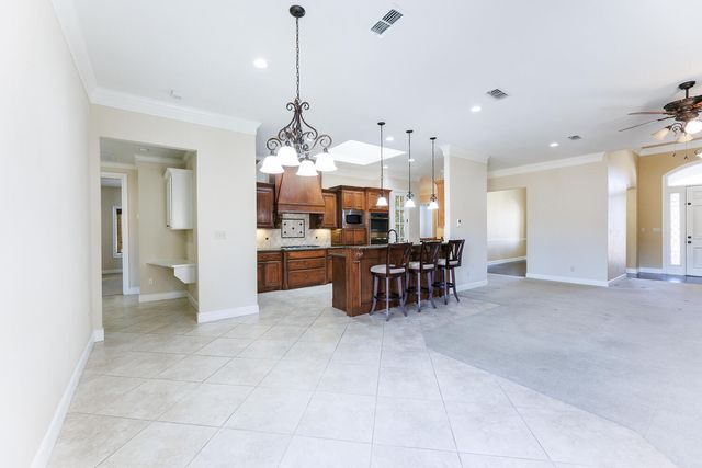 7707 La Salle Avenue, Lubbock, TX 79424