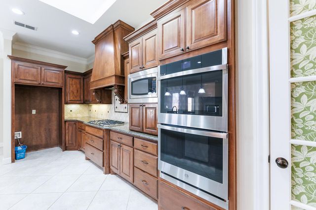 7707 La Salle Avenue, Lubbock, TX 79424