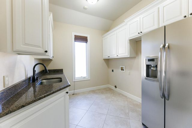 7707 La Salle Avenue, Lubbock, TX 79424