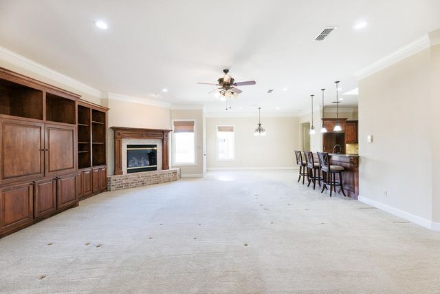 7707 La Salle Avenue, Lubbock, TX 79424