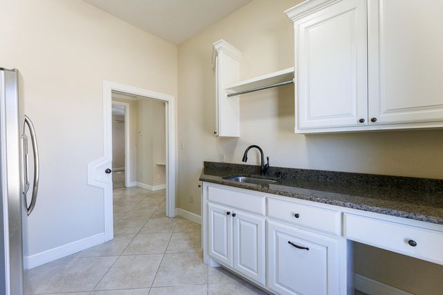 7707 La Salle Avenue, Lubbock, TX 79424