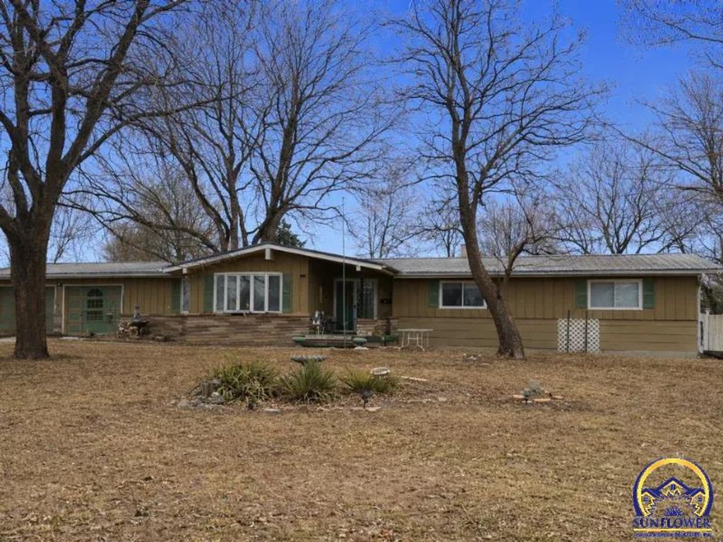440 W 16th ST, Horton, KS 66439