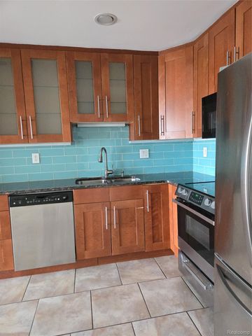 1160 Catalpa Drive, Berkley, MI 48072