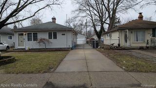 18285 Deering Street N, Livonia, MI 48152