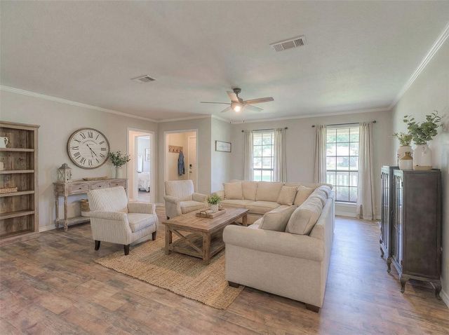 438 Bird Road, Livingston, TX 77351