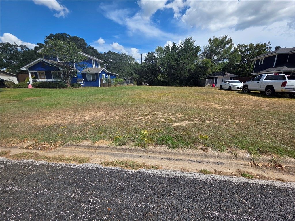 2410 Woodbend Drive, Bryan, TX 77803 — photo 4