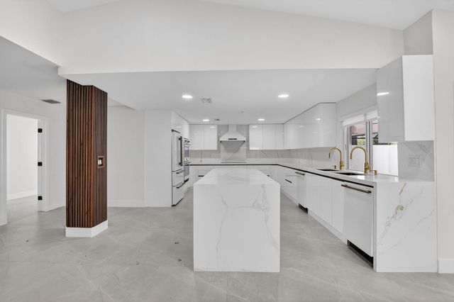 7134 San Sebastian Drive, Boca Raton, FL 33433
