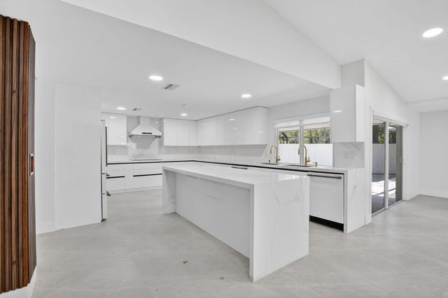 7134 San Sebastian Drive, Boca Raton, FL 33433