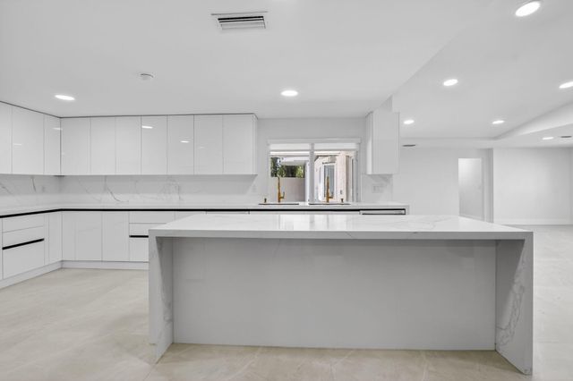 7134 San Sebastian Drive, Boca Raton, FL 33433