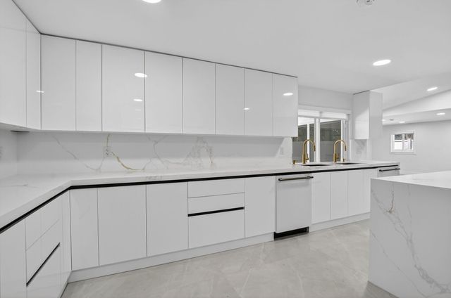 7134 San Sebastian Drive, Boca Raton, FL 33433