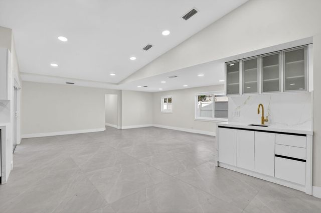 7134 San Sebastian Drive, Boca Raton, FL 33433