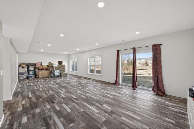 5490 Annapolis Lane N, Plymouth, MN 55446