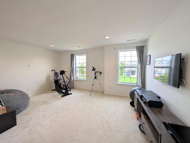 5490 Annapolis Lane N, Plymouth, MN 55446