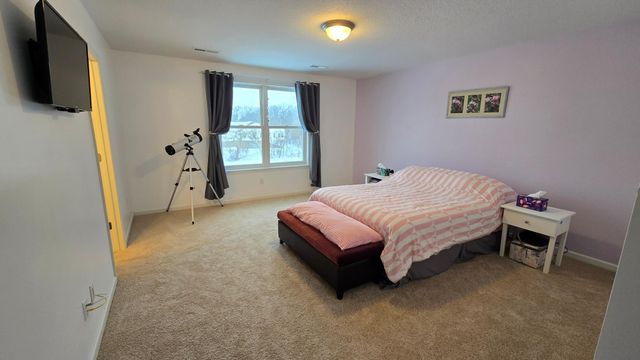 5490 Annapolis Lane N, Plymouth, MN 55446