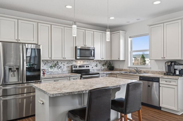 5490 Annapolis Lane N, Plymouth, MN 55446