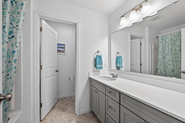 5490 Annapolis Lane N, Plymouth, MN 55446