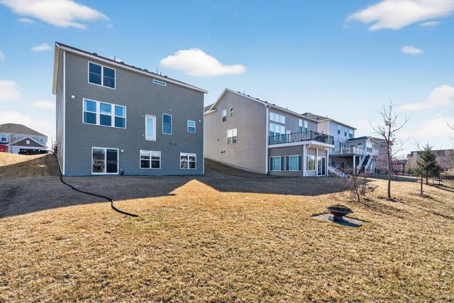5490 Annapolis Lane N, Plymouth, MN 55446