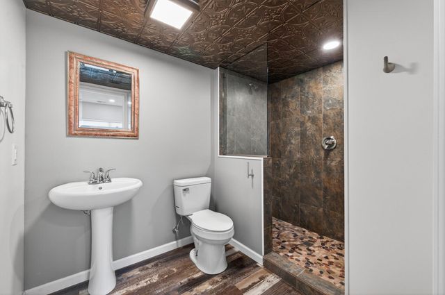 5490 Annapolis Lane N, Plymouth, MN 55446