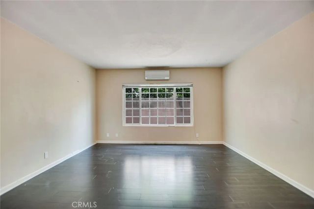 1015 E Walnut Avenue, Orange, CA 92867