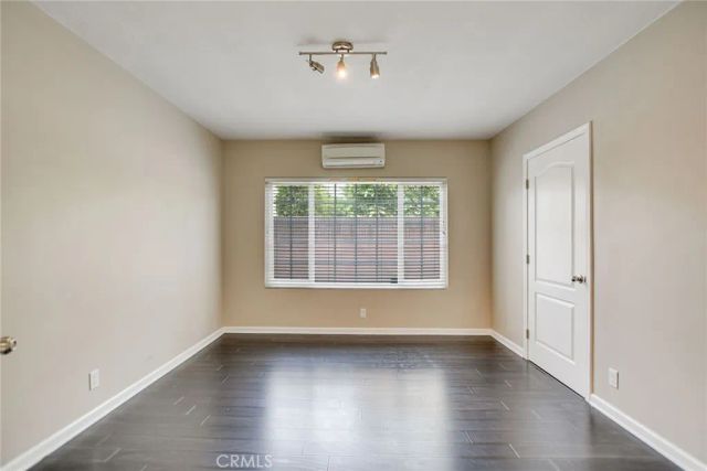1015 E Walnut Avenue, Orange, CA 92867