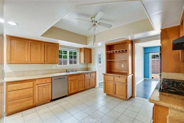 1015 E Walnut Avenue, Orange, CA 92867