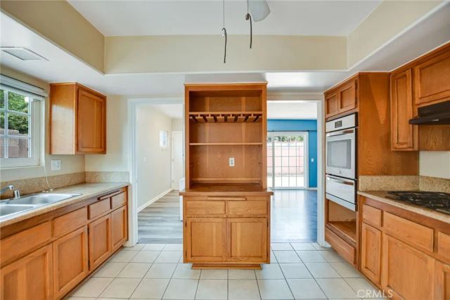 1015 E Walnut Avenue, Orange, CA 92867