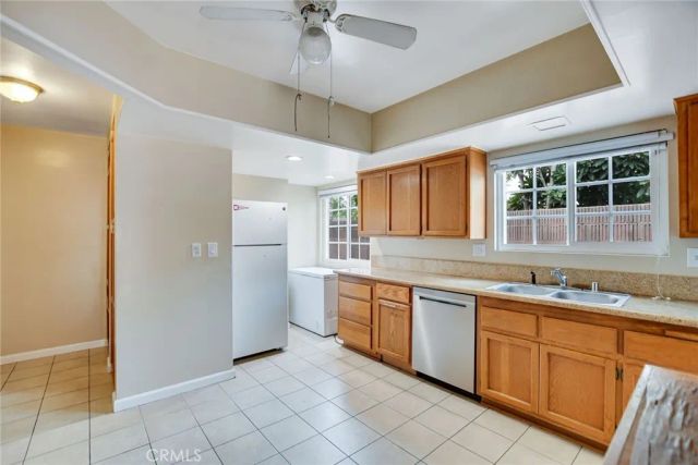 1015 E Walnut Avenue, Orange, CA 92867