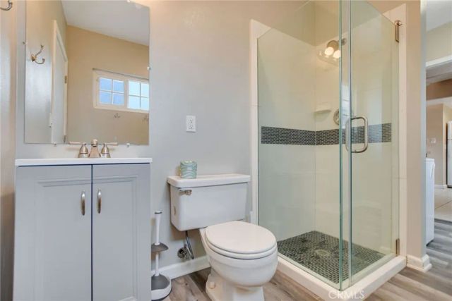 1015 E Walnut Avenue, Orange, CA 92867