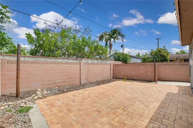 1015 E Walnut Avenue, Orange, CA 92867