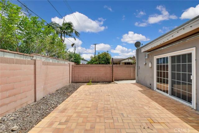 1015 E Walnut Avenue, Orange, CA 92867