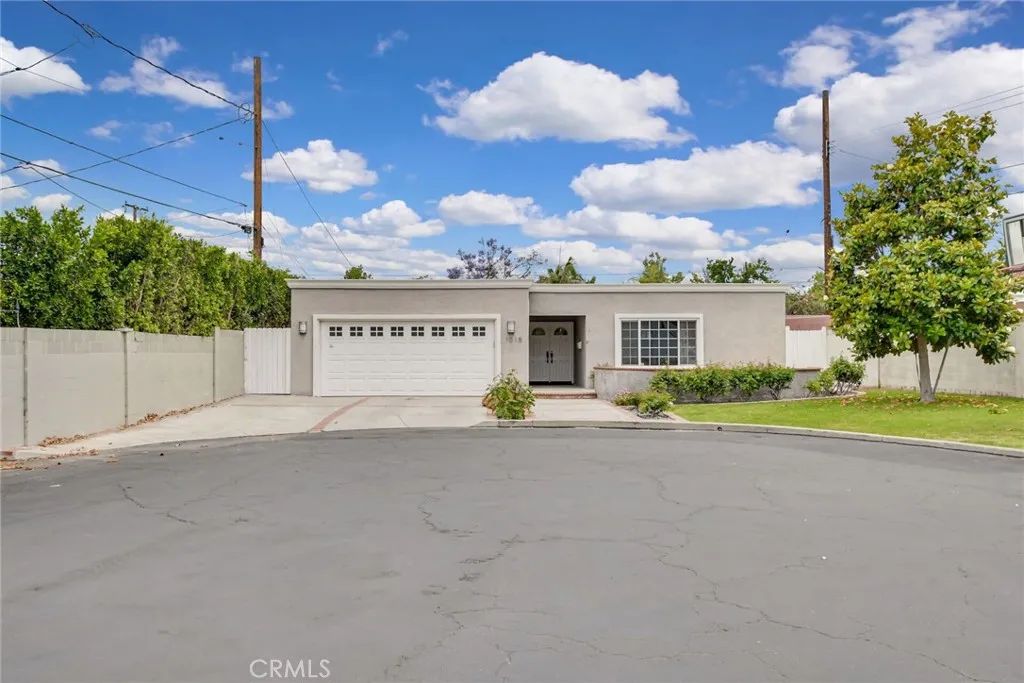 1015 E Walnut Avenue, Orange, CA 92867