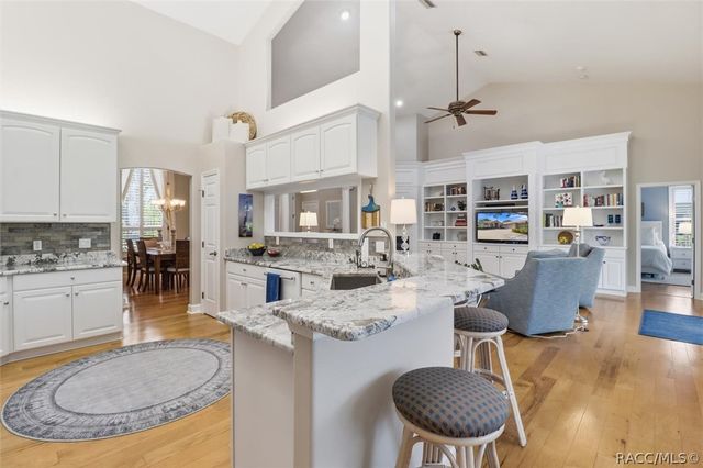 3156 N Caves Valley Path, Lecanto, FL 34461