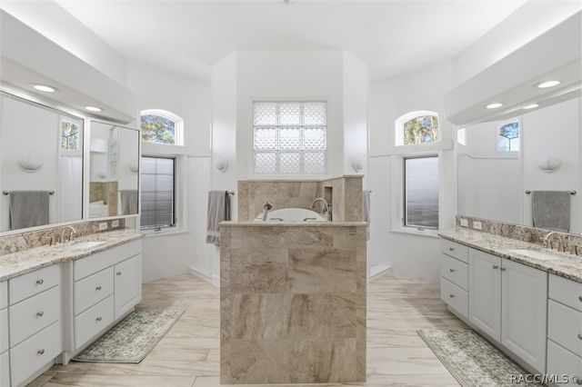 3156 N Caves Valley Path, Lecanto, FL 34461