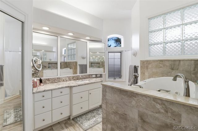 3156 N Caves Valley Path, Lecanto, FL 34461