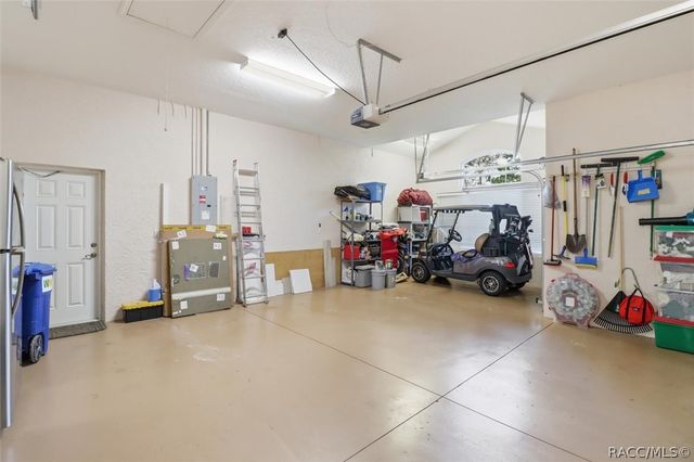 3156 N Caves Valley Path, Lecanto, FL 34461