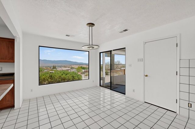 404 Longwood Drive NE, Rio Rancho, NM 87124