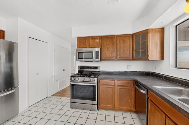 404 Longwood Drive NE, Rio Rancho, NM 87124