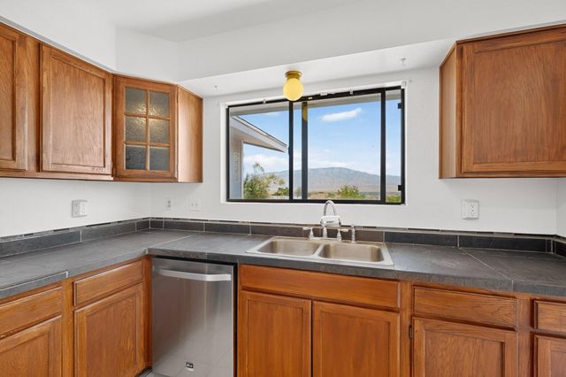 404 Longwood Drive NE, Rio Rancho, NM 87124